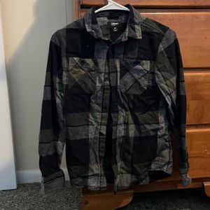 green plaid Urban Pipeline flannel. size: medium